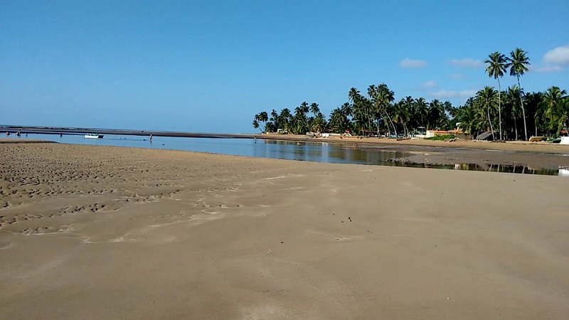 Praia de São Bento no litoral sul de Maragogi