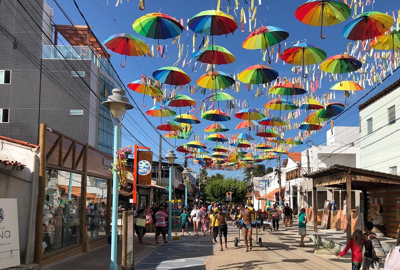 Compras de lembrancinhas e souvenirs no centro de Porto de Galinhas